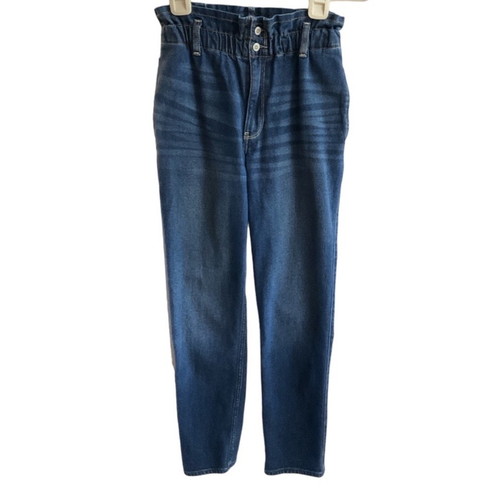 Hollister Ultra High-Rise Mom Jeans